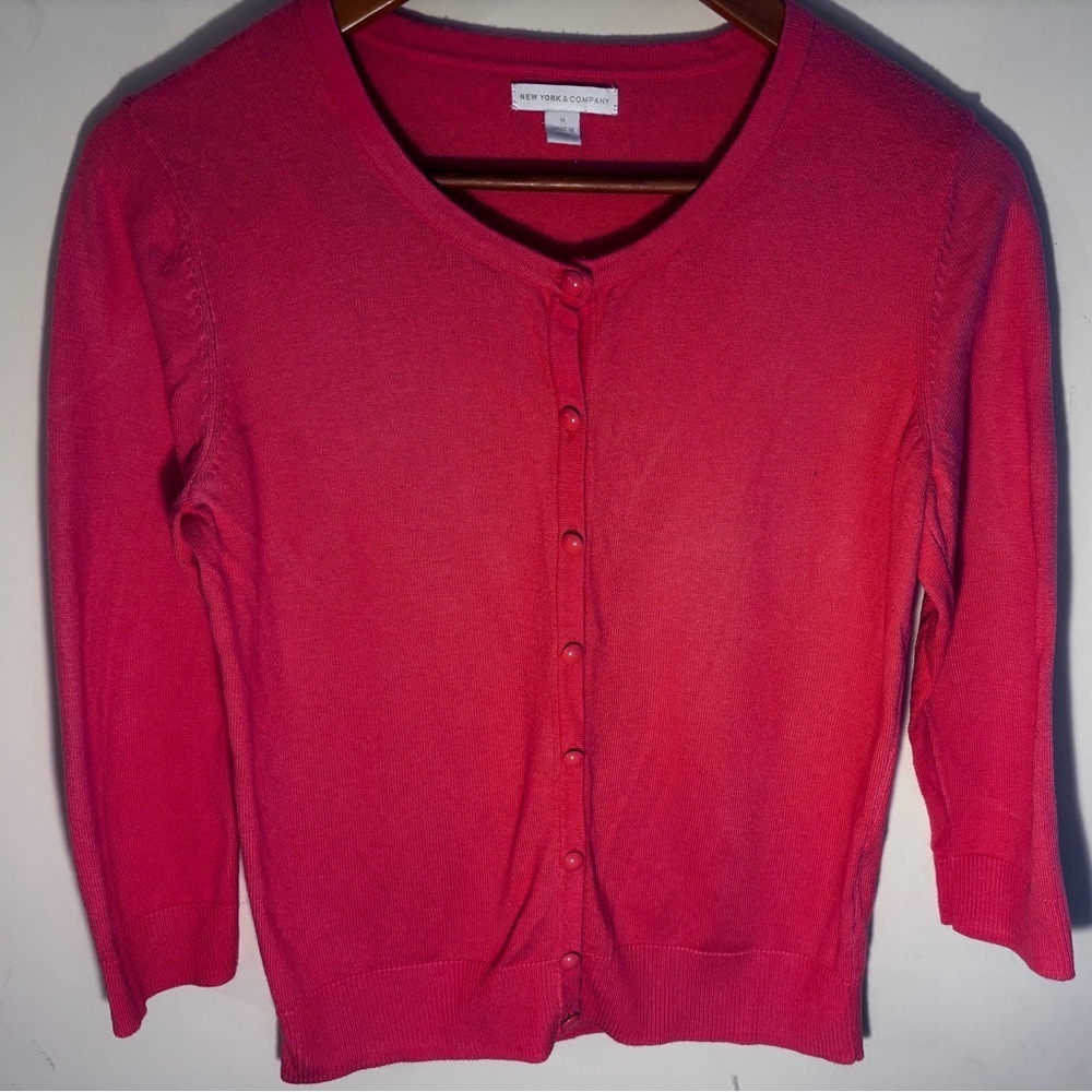 New York and Company Pink Cardigan Button up sweater Size : Medium
